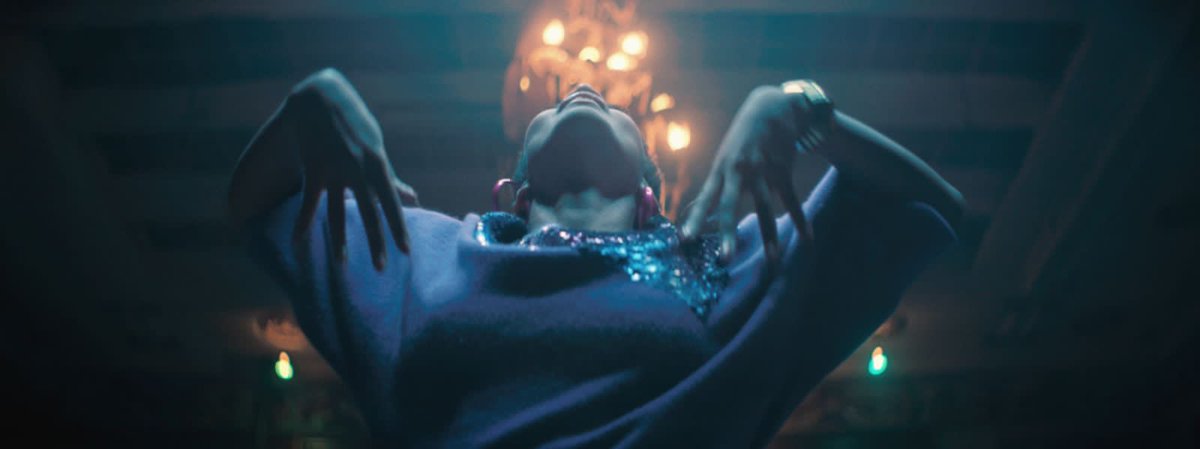 Cecilia.
“Mal pensada”.
<a href="/AmgsInvisibles/">Los Amigos Invisibles</a>.