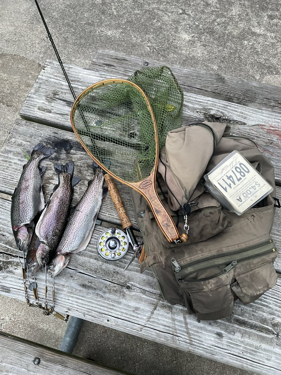 masterhunterc's tweet photo. Closed the weekend by fishing one of Missouri’s trout parks! Great early fall evening! #troutfishing #bennettspringstatepark #mostateparks https://t.co/WMjIJByXdA