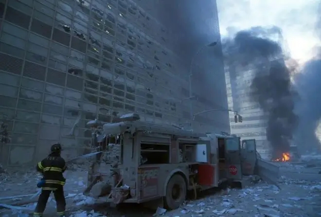 美国可能很早就已经得知了此次袭击事件，将计就计让恐怖分子的计划得逞，随后借此机会出中东。
假设劫机者拥有威力更强的轻武器那么劫机行动会相对容易得多，那么这些武器又是如何通过层层安检带上飞机的呢？
在911时间发生的整整1小时之内，作为世界第一军事和科技强国的美国却没有做出任何反应。