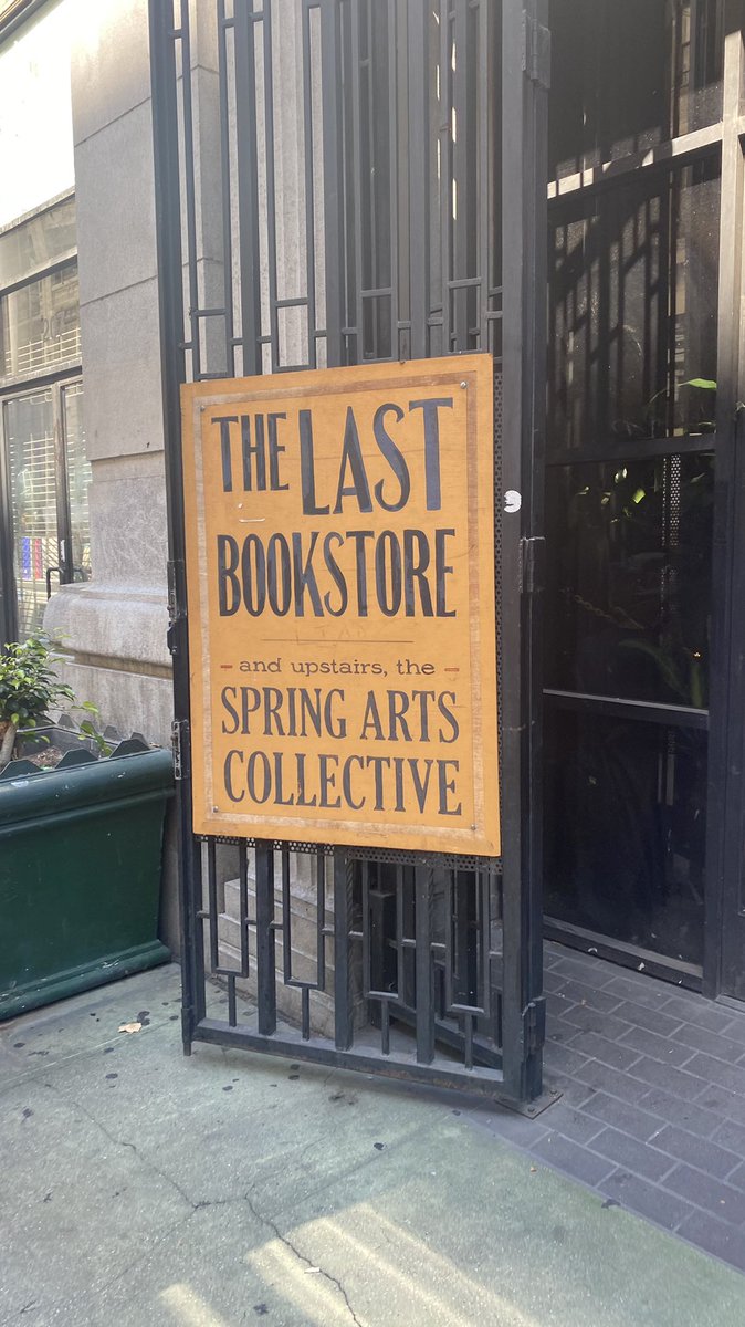 xxomark_'s tweet photo. The last bookstore 🤎 #DTLA#thelastbookstore https://t.co/byqQo7QiqM