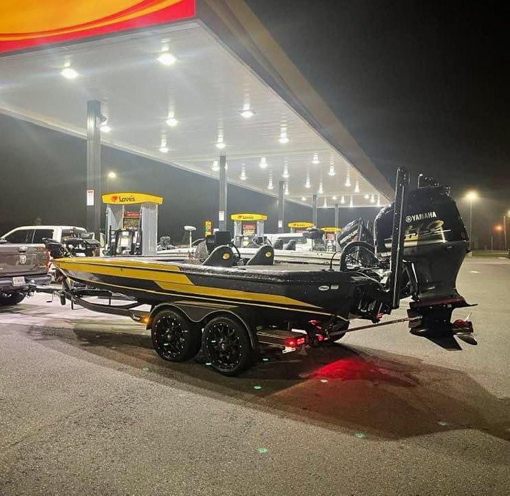 Do you fuel up in the morning or the night before? #BlazerBoats