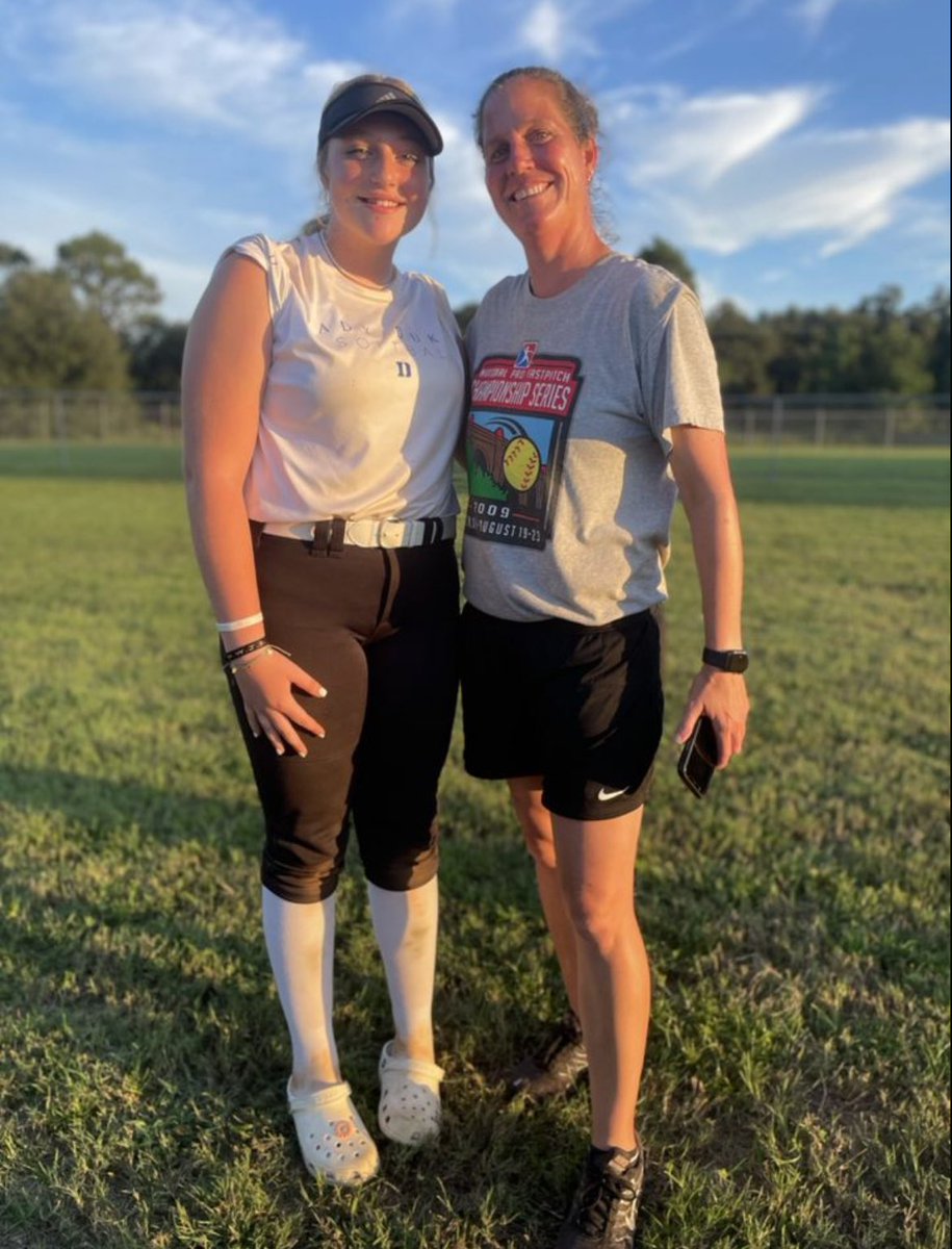 Kaydeneckman's tweet photo. Had a great camp today. Thank you so much @BSherSB for helping us get better with the mental part of the game i felt like i learned so much today @LadyDukesKania #FinishThe7th https://t.co/JWs7iZoY7s