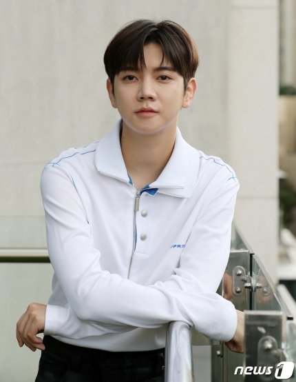 minginews_1103's tweet photo. #최민기 #렌 #MINGICHOI #REN 

렌 ＂뉴이스트 떠나 홀로서기, 외롭지만 후회는 없죠＂ [가수에 열을 묻다]① (출처 : 뉴스1 | 네이버 TV연예) https://t.co/CkjowzgSev

길냥이 입양·최애곡…렌이 직접 밝힌 TMI는 [가수에 열을 묻다]② (출처 : 뉴스1 | 네이버 TV연예) https://t.co/sqmXAAOdpb https://t.co/Hb1mKbaN4G