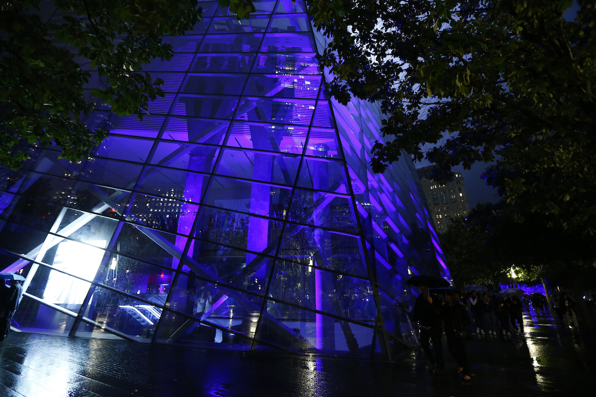 Sept11Memorial's tweet photo. In darkness - and on rainy New York nights - we shine brightest. First images of our annual #TributeinLight installation, commemorating the 21st anniversary of the September 11 attacks. #neverforget911 #911memorial #911museum https://t.co/EJVkINRb0F