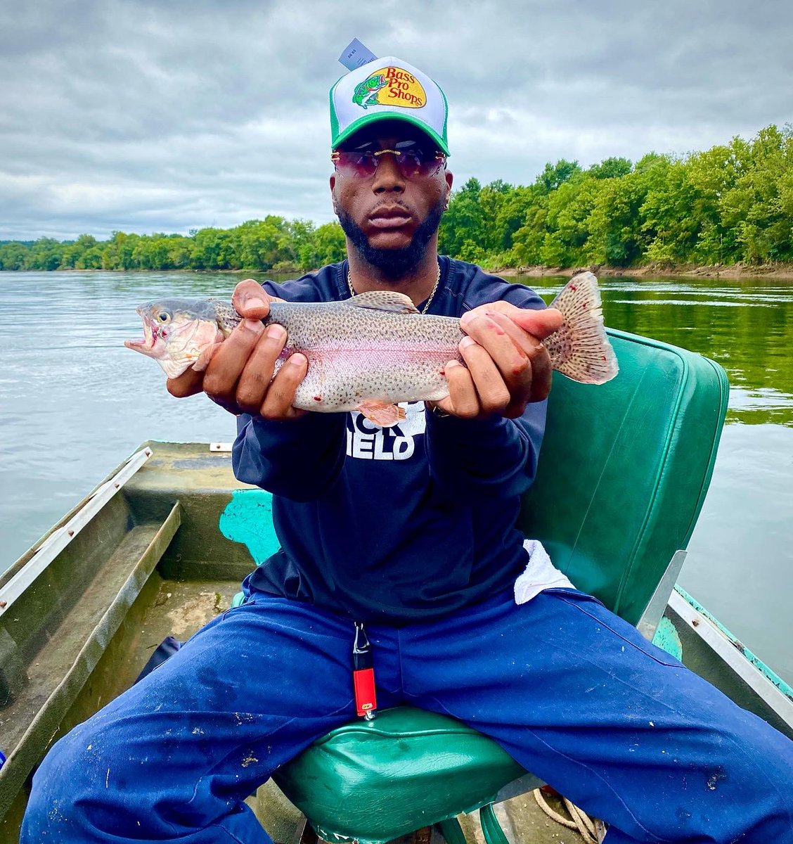 tracybillups14's tweet photo. Calico,Arkansas 🎣, Home of TroutWorld😊 #TroutFishing #trout #bassproshops #whiteriver #arkansasfishing https://t.co/V6WlJaySxb