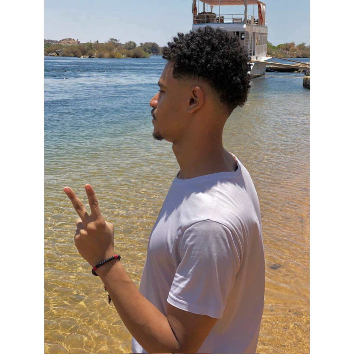A7meed__Ali's tweet photo. الشمس راجعة بضيها متشوقةة ليوم الوصول🌥️💙 https://t.co/dgb1BMcoyi