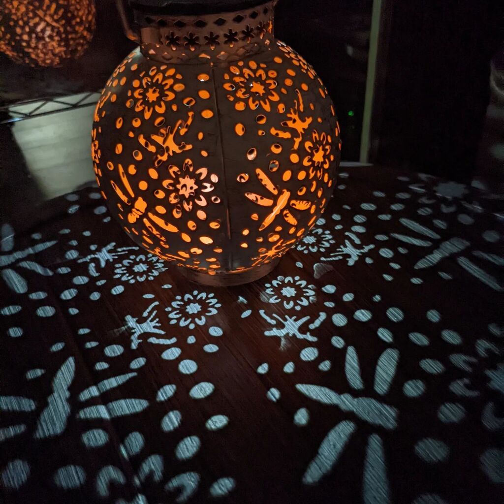 GwenTolios's tweet photo. I bought #solarlanterns for my balcony and honestly? I should have sooner. https://t.co/gaUobk9MFh https://t.co/DW7dDC3JV6
