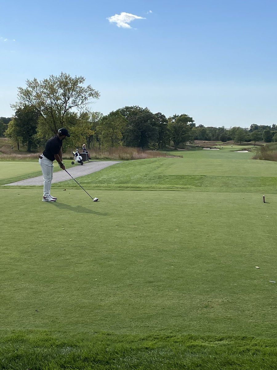 MikeWierzbicki's tweet photo. Fun day watching our young men compete in the 2022 #GopherInvitational! Excited for what @JustinSmith_26 @robertbellgolf @GopherMGolf can achieve this year!
Catch the final round at Windsong Farm on Monday. 75 degrees & sun all day! #SkiUMah #CommitNorth #Gophers https://t.co/papDSxxruI
