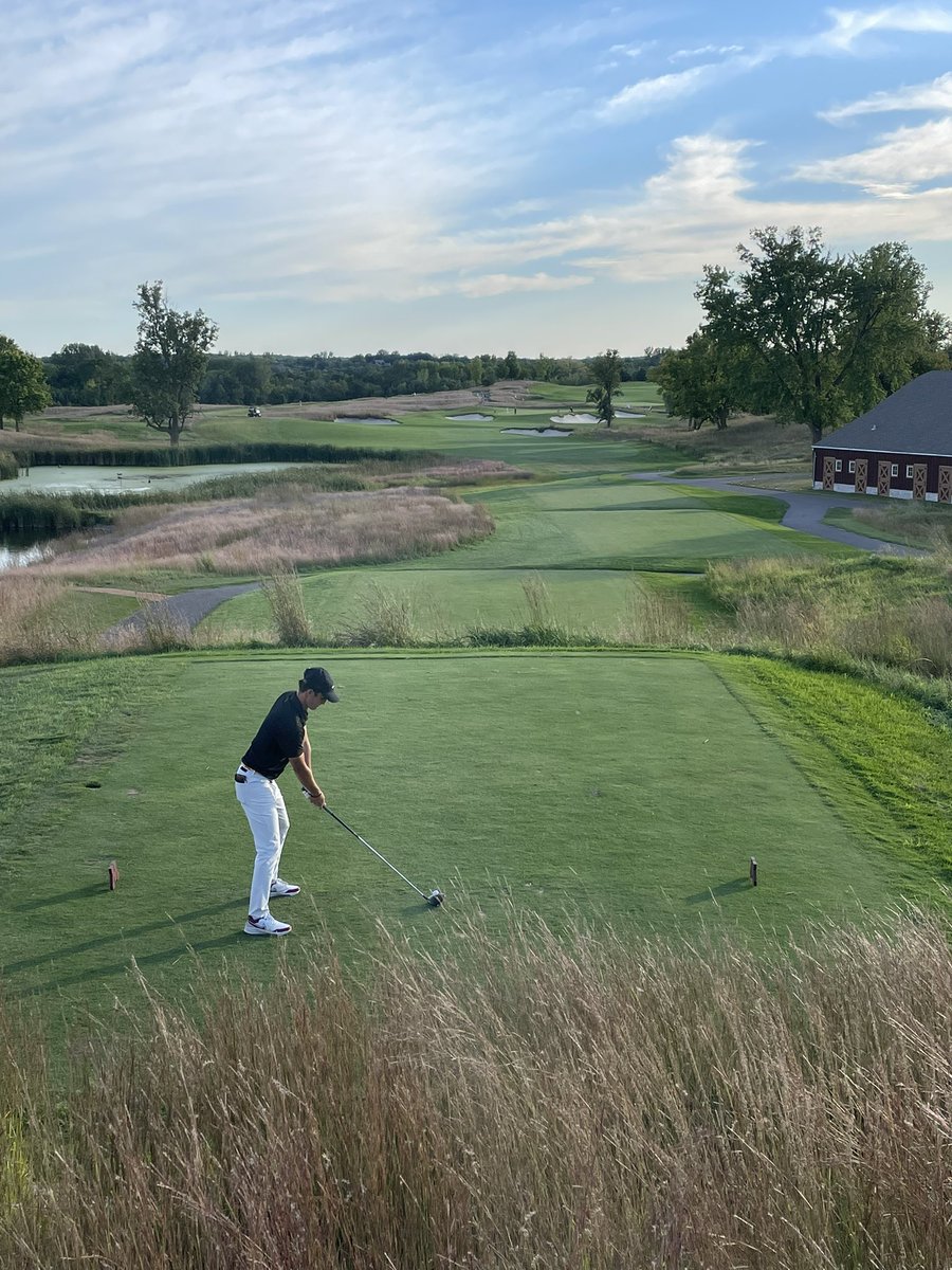 MikeWierzbicki's tweet photo. Fun day watching our young men compete in the 2022 #GopherInvitational! Excited for what @JustinSmith_26 @robertbellgolf @GopherMGolf can achieve this year!
Catch the final round at Windsong Farm on Monday. 75 degrees & sun all day! #SkiUMah #CommitNorth #Gophers https://t.co/papDSxxruI