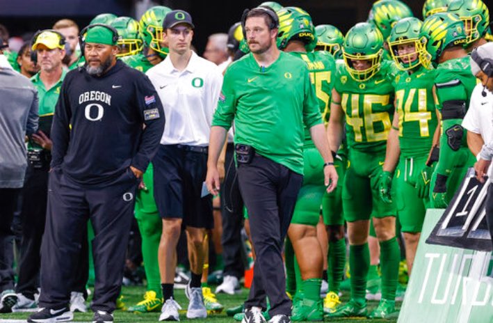isaacdsmith's tweet photo. After a great talk with @Locklyn33, I am blessed to say I have received an offer from The University of Oregon!!!!🦆🦆 #AGTG #GoDucks @CoachDanLanning @CoachLup @Locklyn33 https://t.co/YwmQruSzfR