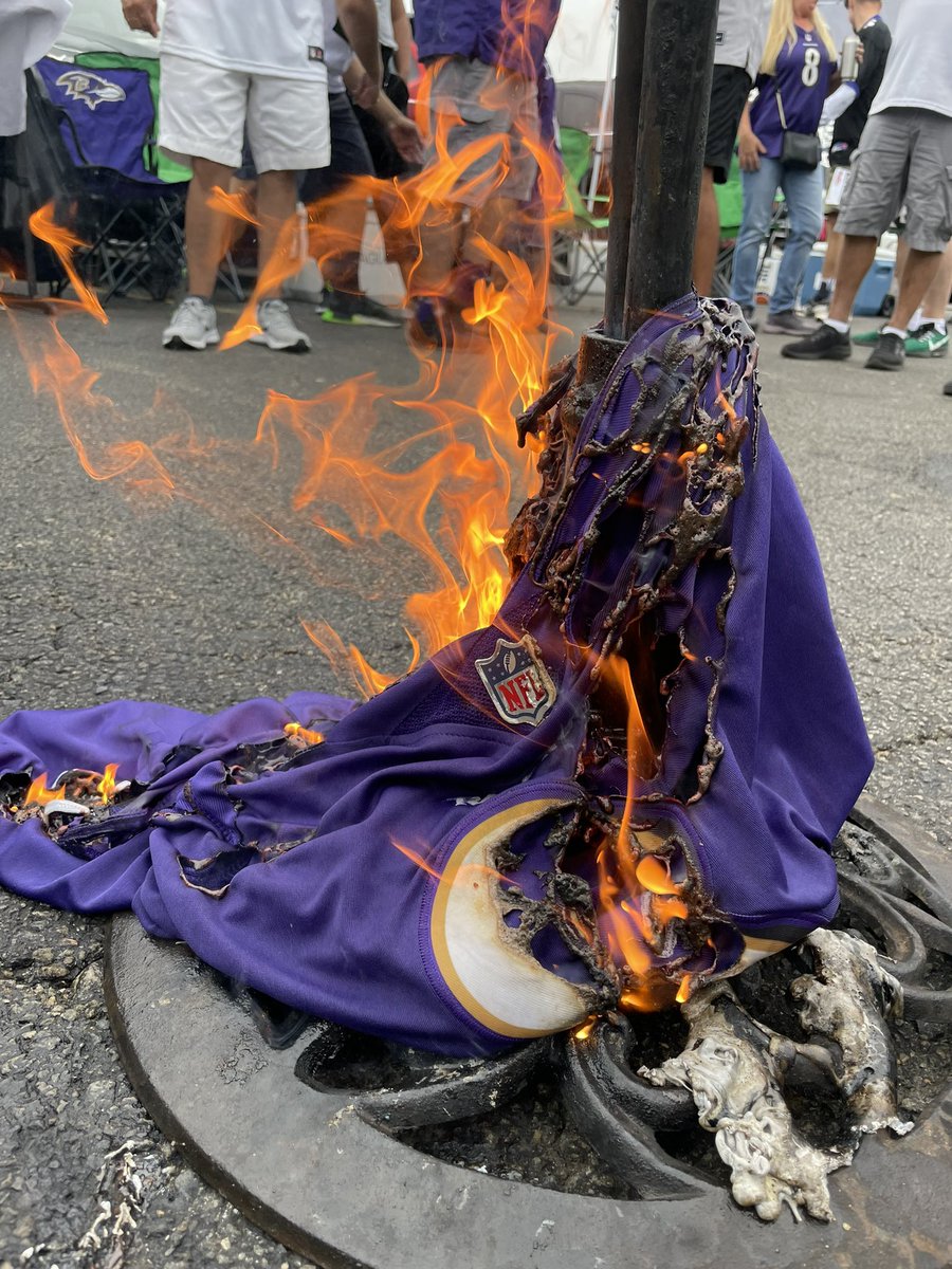 TheBurn_L5's tweet photo. Week 1 in the books. Tailgate is undefeated #Jets #L5 #TheBurn https://t.co/TbKRVEFV5T