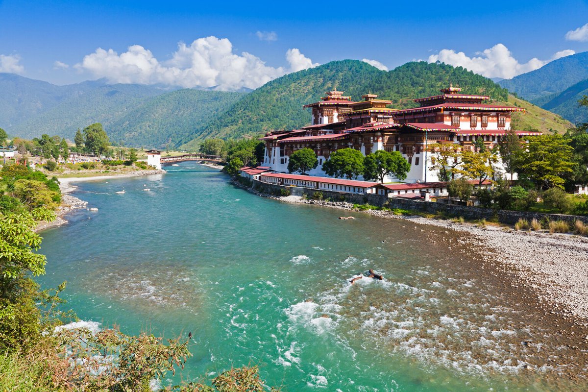 Cryptoinsightuk's tweet photo. This becomes even more interesting when we realise Bhutan exports are about 90% to India and their imports are around 70%. 

So, the question is then, how will a digital Ngultrum effect the India Bhutan payment flow? https://t.co/YsDDtkckZN