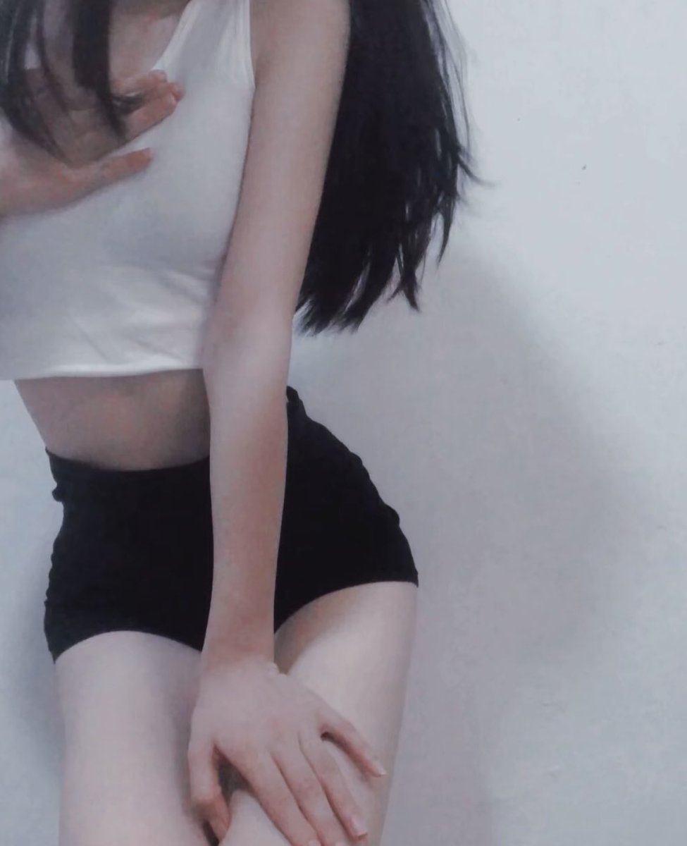 NellyRaman's tweet photo. 喝醉了记得送我回家 #女大学生 #反差 #女s #骚逼 https://t.co/0RMAqqxUMc