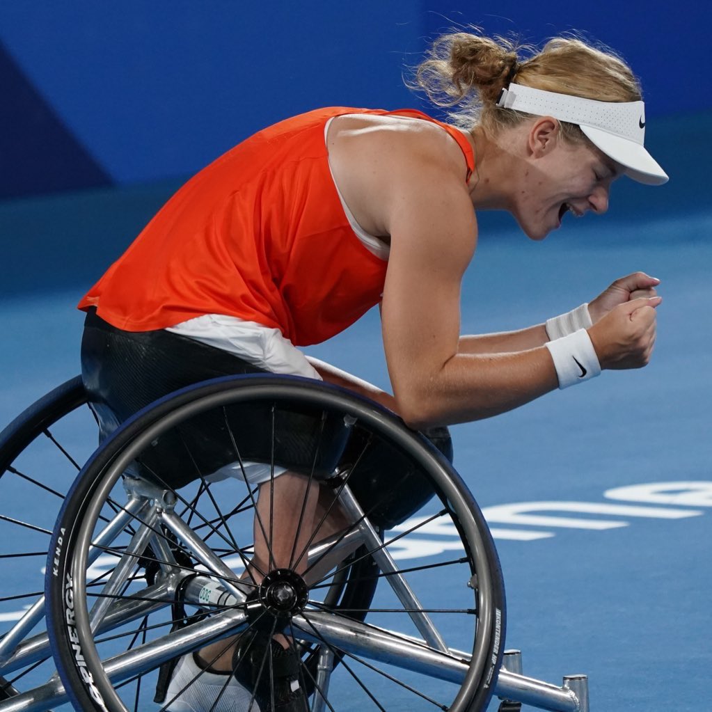 CALENDAR SLAM 🏆

✅ alle grandslamtoernooien dit jaar gewonnen
✅ vijfvoudig kampioen US Open
✅ winnares 16 grandslamtitels enkelspel
✅ paralympisch kampioen
✅ 65 zeges op een rij

<a href="/DiedetheGreat/">Diede de Groot</a> = Champ 💪💪

#SamenSterker | <a href="/KNLTB/">KNLTB</a>
