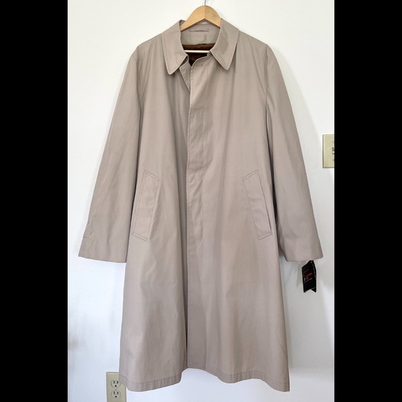 auntmeganiscool's tweet photo. So good I had to share! Check out all the items I'm loving on @Poshmarkapp #poshmark #fashion #style #shopmycloset #londonfog #jeannepierre #lizclaiborne: https://t.co/nJK9cBN7fS https://t.co/gVQenCvCh3