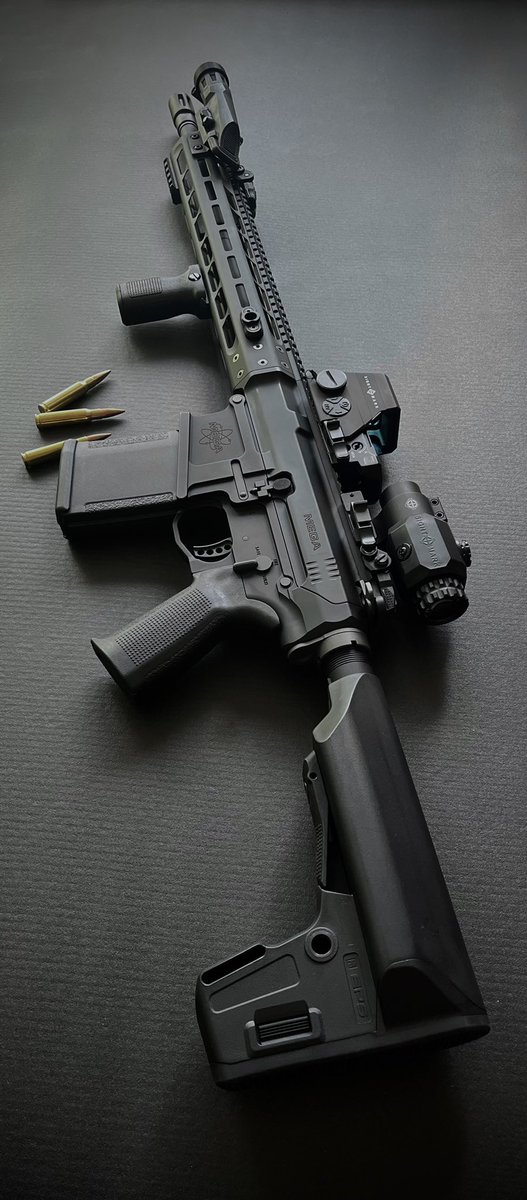 mileto_airsoft's tweet photo. ストック、グリップに合わせて、フォアグリップもPTSに変更♪統一感でた^_^
#pts #ksc #mega #megaarms
#maten #ma10 #gbb #バトルライフル https://t.co/CLnKCIgPaD