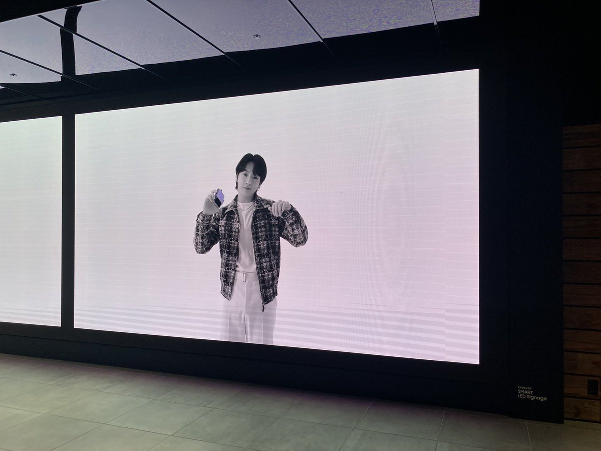 hanjii03's tweet photo. きた💜
#Galaxyのある生活
#GalaxyZFlip4
#GalaxyZFold4
#Galaxy新製品キャンペーン
#GalaxyHarajuku https://t.co/Ffn5IZ1O0S
