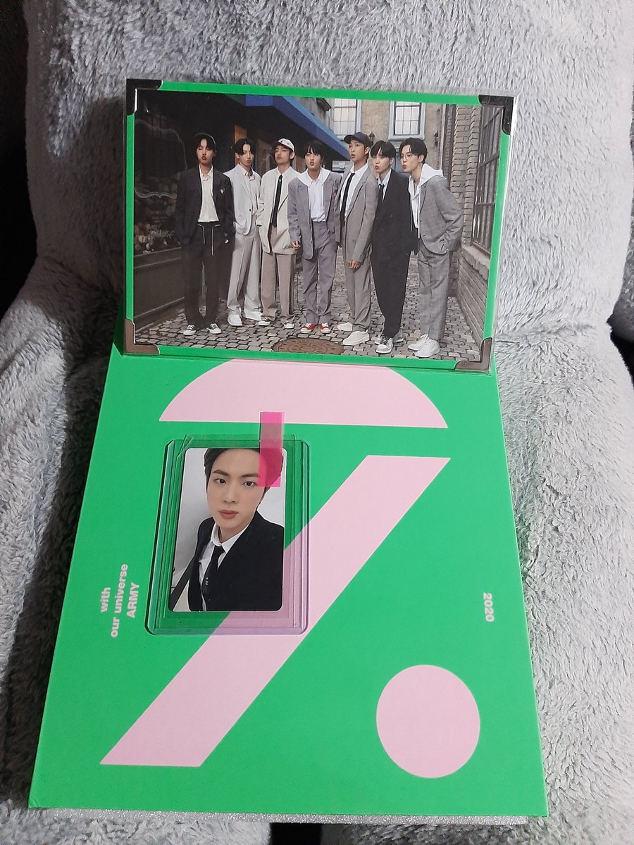 kookiesjhem's tweet photo. WTS/LFB‼
-All are onhand and in mint condition-
-can send photo and videos for condition-
-Dm for more info and if interested💜

#memories2020
#winterpackage2020
#seasonsgreetings2020
#summerpackage2019 https://t.co/OcXRJmUI2p