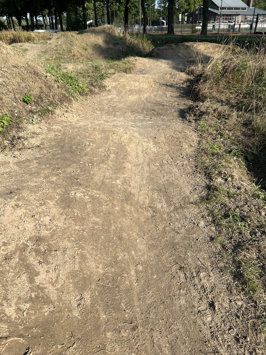 fatbmx's tweet photo. Flame Trails being fixed. From a grassy single track to more space to explore. ๐ช๐ป #fitforfree #bmx #brandevoort #dirt๐ค๐ป #trails https://t.co/qN2m4xjBoM
