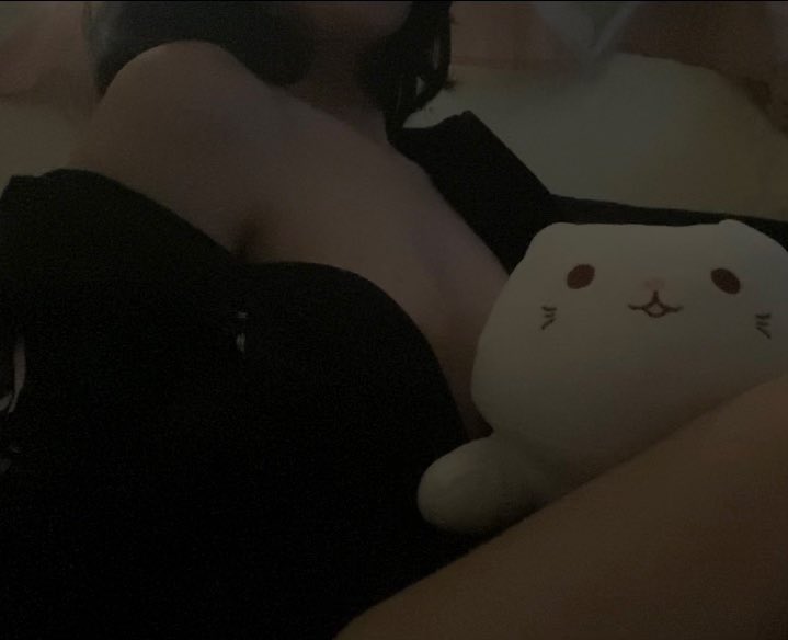 buninjeanz's tweet photo. my favorite toy :> #nsfwtwt what your favorite toy? https://t.co/tBvETXJI9l