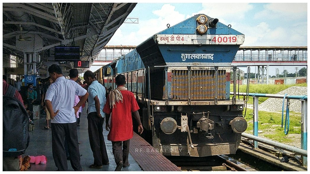 Babai20011's tweet photo. Today is the 10th Birthday of
12525/26 #Dibrugarh–#Kolkata #INDRANIEXPRESS (a.k.a. #DIHINGEXPRESS), was inaugurated on 12/09/2012. It was a very popular train amongst the Railfans of @RailNf as well as @EasternRailway bcz of it's Loco Link which was WDP4B/4D of DLS #Tughlakabad. https://t.co/9IjDtNTeSQ
