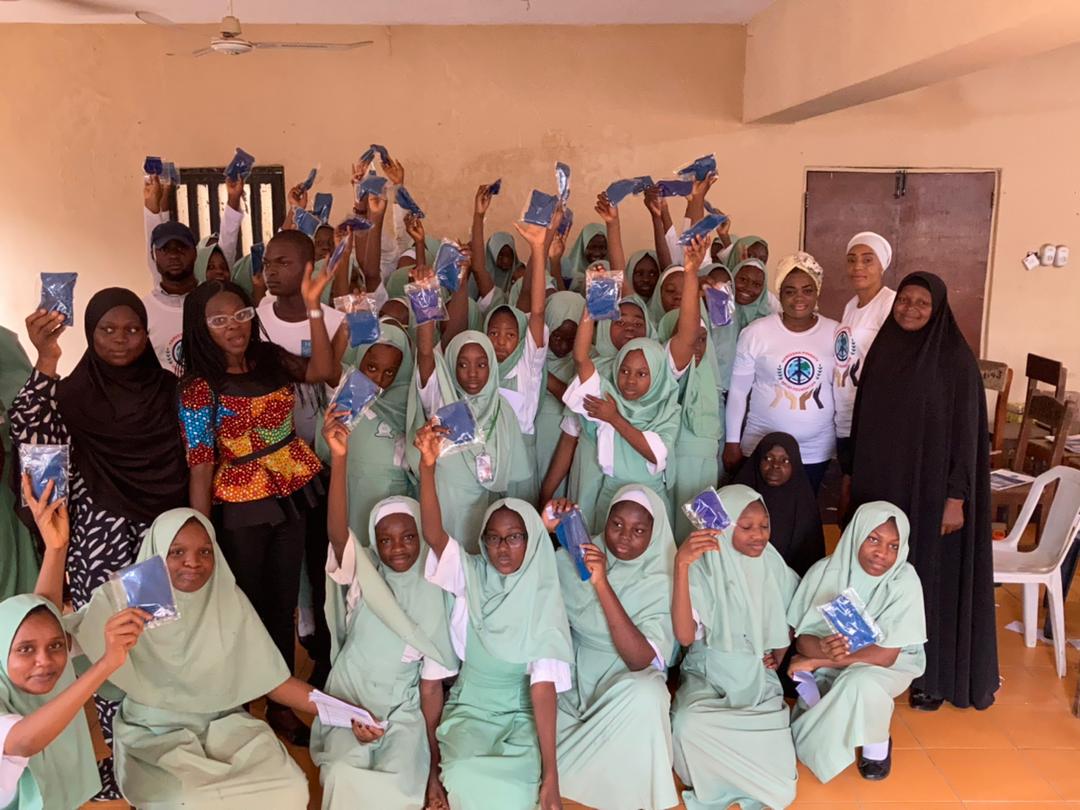 hopespringH2O's tweet photo. We work with awesome people to alleviate #periodpovert. Our latest workshop teaches girls to make their own #reusablepads. Together we can end period poverty. Read more https://t.co/CSj3Z0nLF5
#period #sanitarypads #periodmovement https://t.co/7ZnIXpGI2c