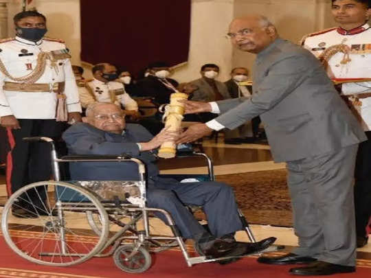 ajaysinghgoud's tweet image. अयोध्या में राम मंदिर का सबूत ढूंढने वाले पद्म विभूषण से सम्मानित बीबी लाल का 10 सितंबर को 101 वर्ष की उम्र में निधन
आप को  शत् शत् नमन