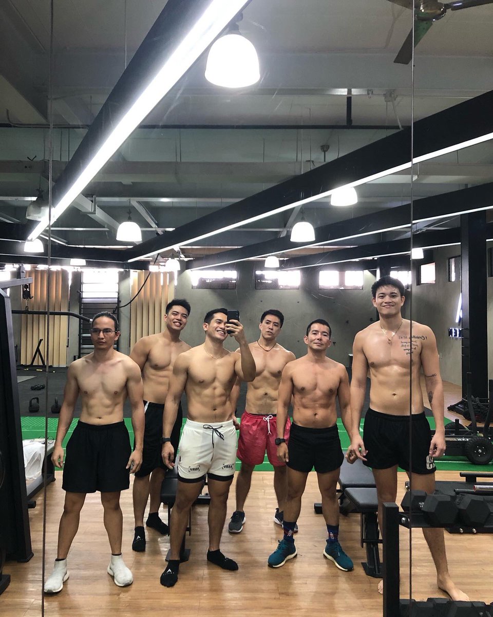 LanceRaymundo's tweet photo. #AwakenGym #Metrowalk Fitbros! 💪 https://t.co/aspkrjCjBs
