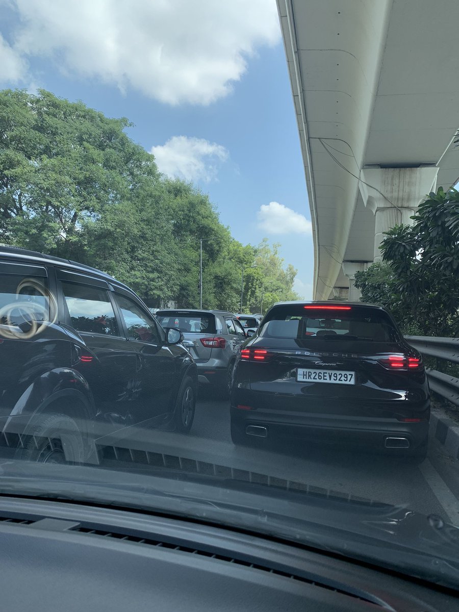 SumanRelan's tweet photo. #TraffiJam on #AurobindoMarg
I started from #Gurugram at 9.15AM for Old Secratriat supposed to reach at 11.00AM according to map.
Still on road, what is going on today.
Traffic police personnel are completely missing @dtptraffic
Total chaos!
@DelhiPolice
@CPDelhi https://t.co/smTyLm1Z8X