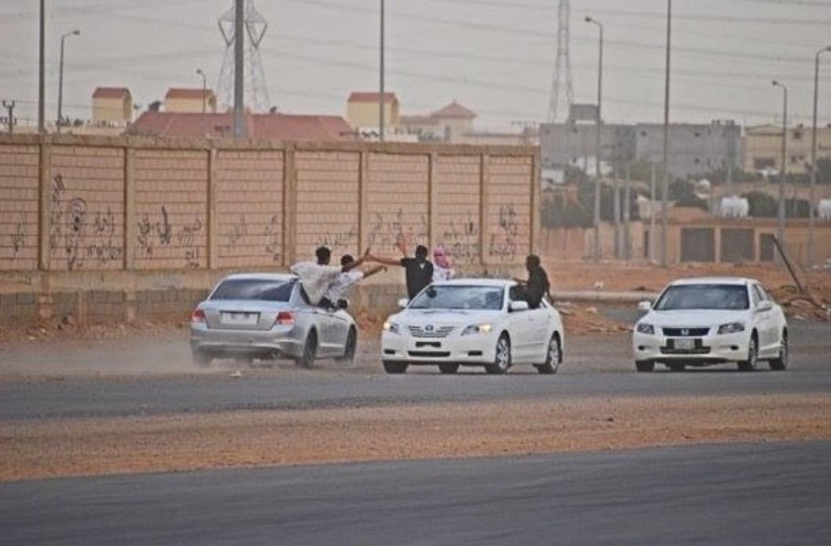 2002b7's tweet photo. آلشوق وآلفرقى وفقدي للأموات
أكثر ثلاث أشياء تفقد صوابي
'
#كنق_النظيم
#احمد_شتيوي_الرويلي 💔🕊 https://t.co/vslSiMWJaW