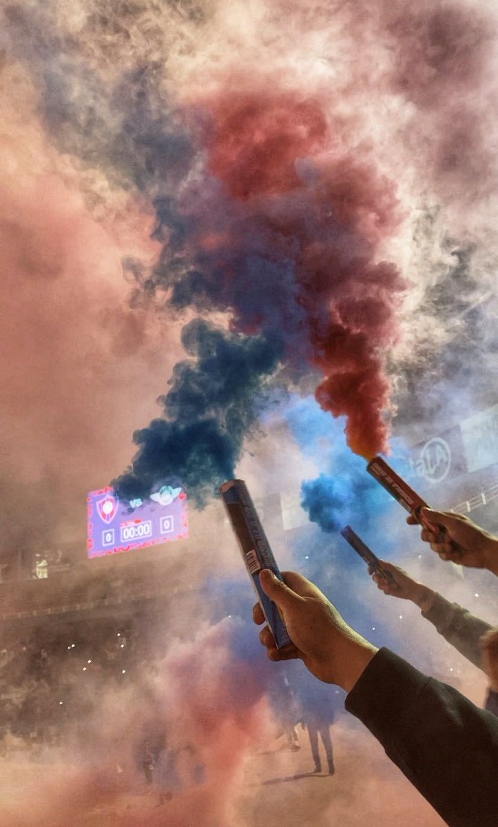 romeroadrian_17's tweet photo. El Miércoles Todos al Barrio 🏟🔥#FiestaEnBarrioObrero 🔴🔵 https://t.co/vJ196JgWHK
