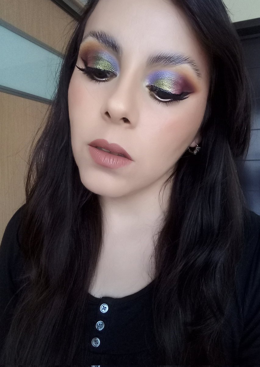 Ana_Luisa0508's tweet photo. 🌠The everyday palette🌠 de @RosyMcMichael 
Me encantó este look que hice, que preciosa paleta tan elegante y glam,preciosa elección de colores 💕 
#diciembre #Diego #transición #nick #seahorse #friend #Tamaulipas #makeup #shadowpalette #maquillaje https://t.co/KOmXdLQOMu