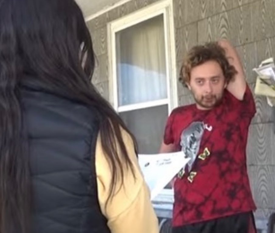 courtneyelizx's tweet photo. Another arrest in the books! ✅ Watch his confrontation here: https://t.co/COXMnbLeC7 | #michigan #predator #custody #exposed #protectourchildren #saveourchildren #monitoryourkidsdevices #reoffender https://t.co/gWWk16WHl9