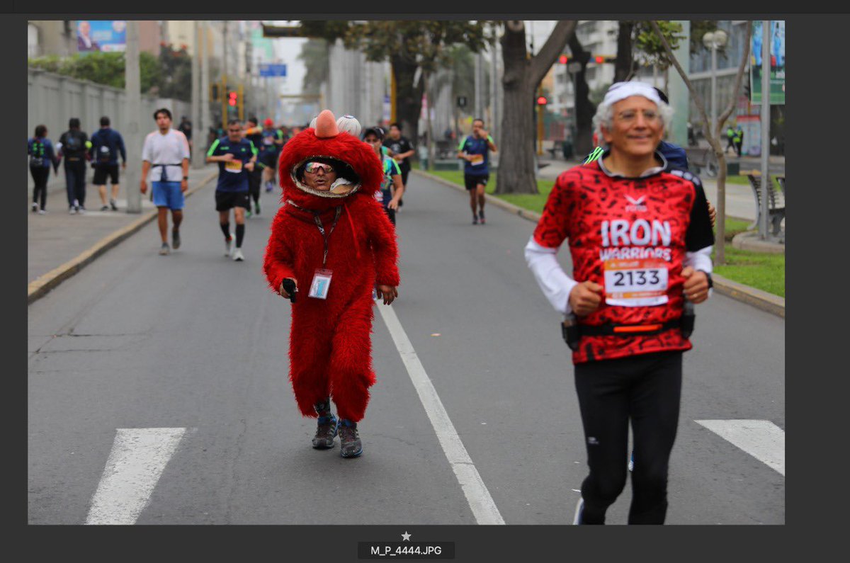 miguelparedesha's tweet photo. Elmo hoy en las #lifelima42k https://t.co/ghQrw7AOa8