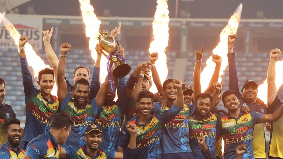 Mukesh__Chouhan's tweet photo. Brilliant performance through the tournament be #Srilanka . Deserving team champion team 👑.well played #Bhanuka #hasaranga #Rizwan #PAKvsSL https://t.co/ZECQaZ0z2t