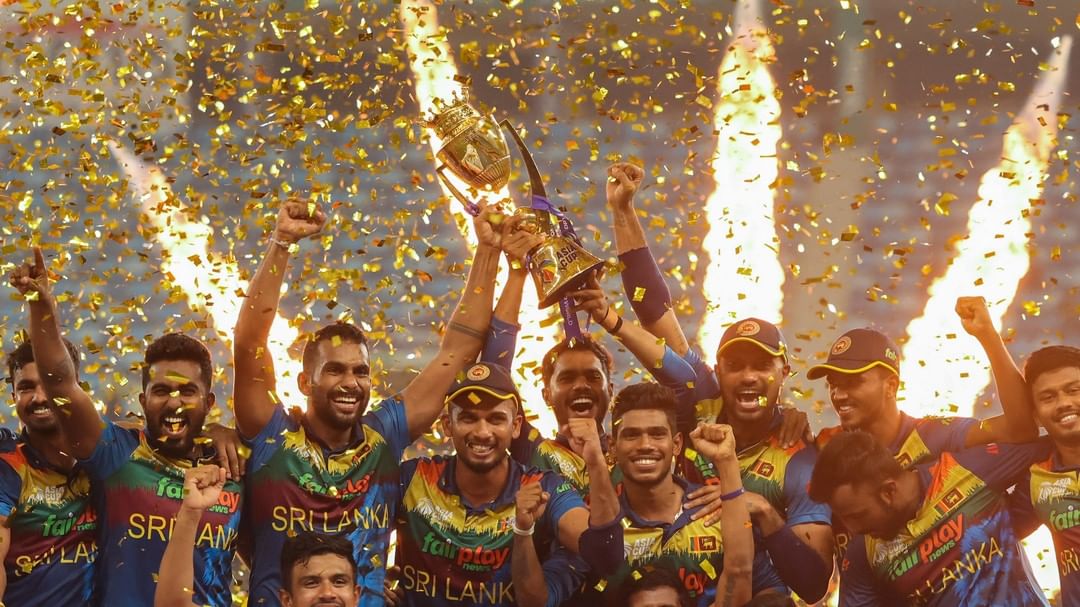 Mukesh__Chouhan's tweet photo. Brilliant performance through the tournament be #Srilanka . Deserving team champion team 👑.well played #Bhanuka #hasaranga #Rizwan #PAKvsSL https://t.co/ZECQaZ0z2t
