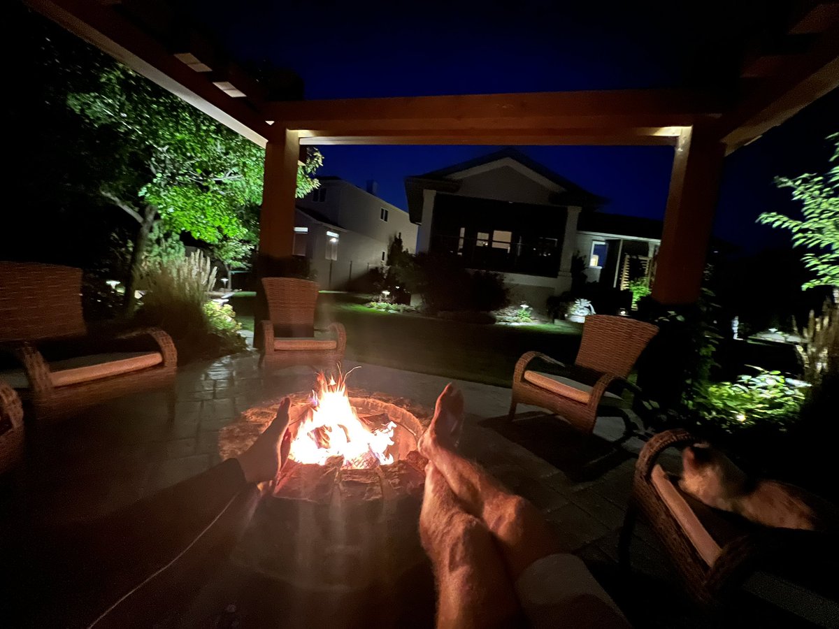 a_friesen's tweet photo. Enjoying the beauty nights as long as we can! with @JeretFriesen https://t.co/JOlVbBtGSP