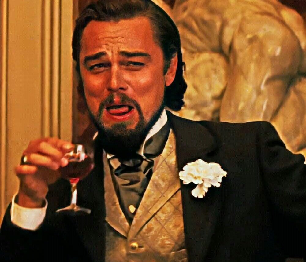 - un brindis por todas esas personas que conocimos por Whatsapp y que no nos vamos a poder singar por qué son de otra provincia.