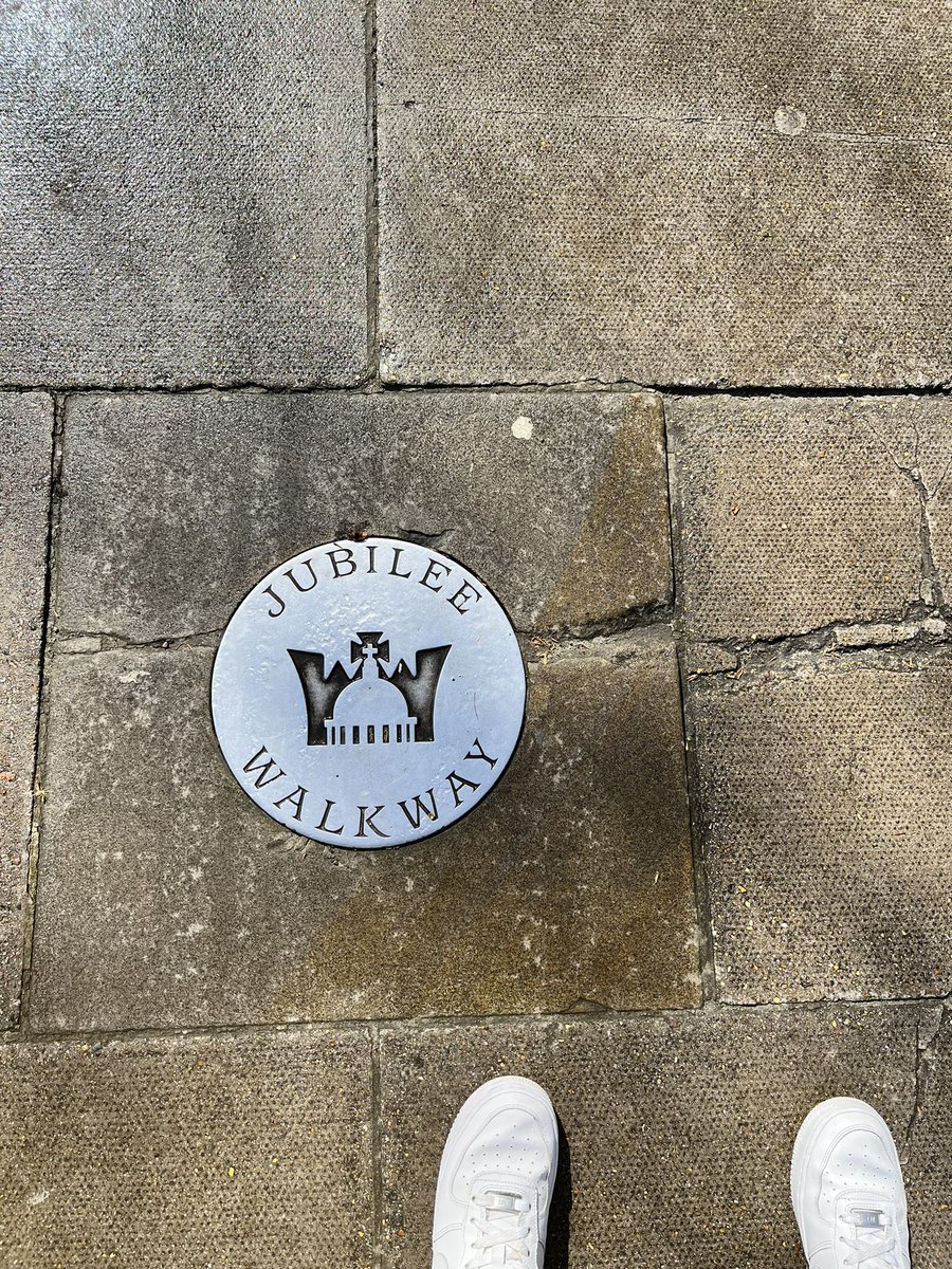 88MareBear's tweet photo. Eternally grateful that I was able to walk the streets of an Elizabethan London in my lifetime. 🤍 #QueenElizabeth #History https://t.co/FDP7g0yQ6B