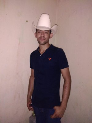 AngelRu45440732's tweet photo. El es Robert 
Chacal activo disponible 😈👽 https://t.co/m3uFfrjUwv