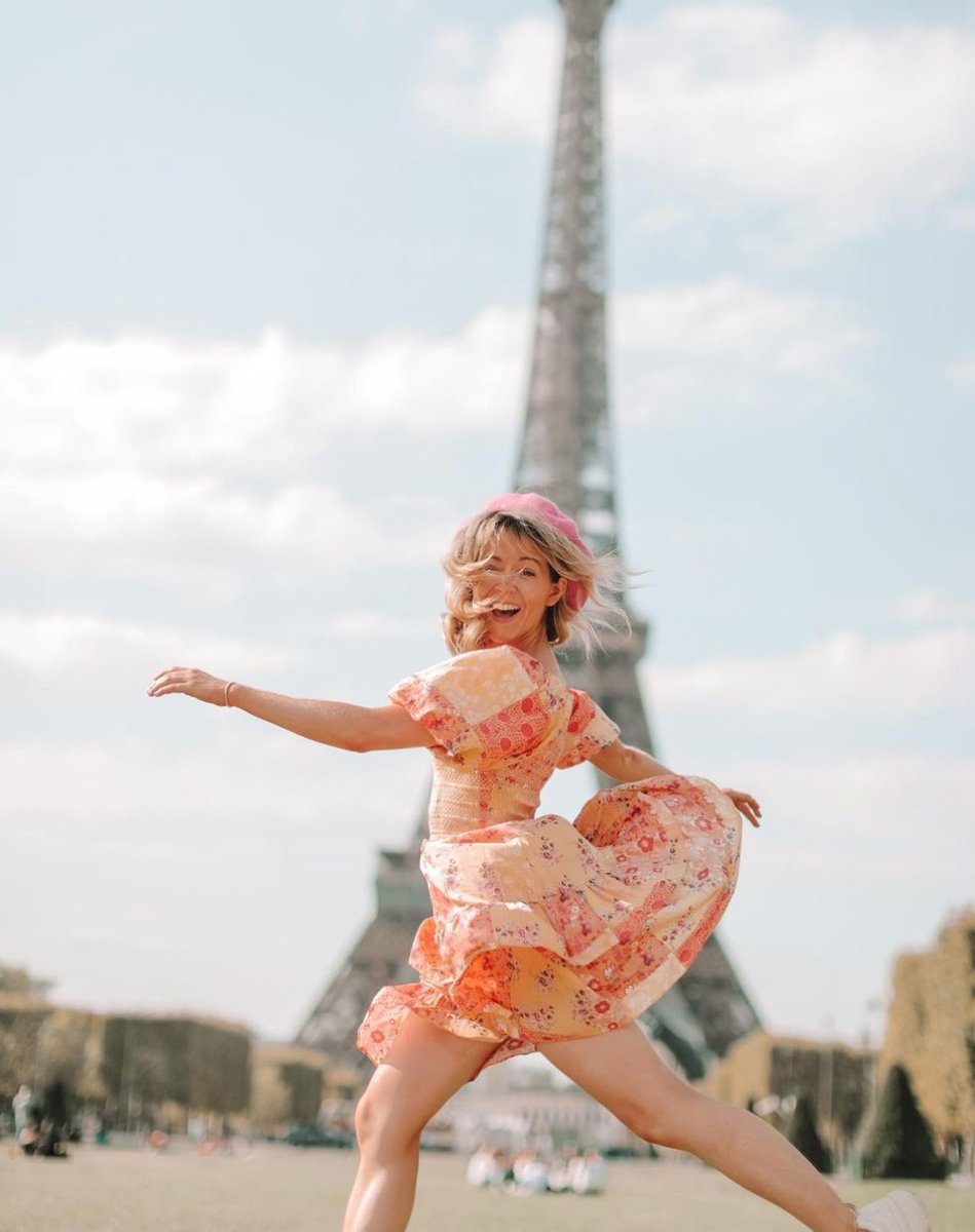 LindseyStirling's tweet photo. Paris is all it’s cracked up to be. All the cressants and baguettes a girl could ever want.
Dress @jessakae
Photo @Rj_Idos https://t.co/fdvNyEVABY