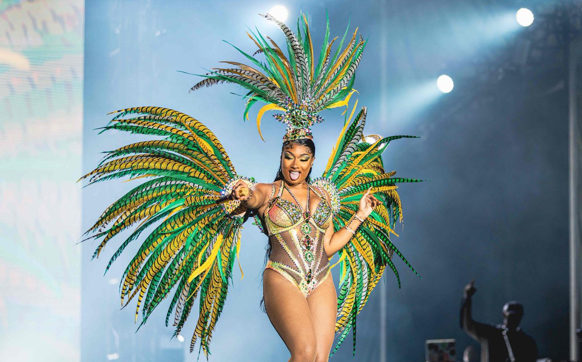 ShaahidStaliion's tweet image. You look really cute @theestallion I can't wait to see you so we can work on music and different things. We can eve hang out and have fun together. Love you once more. See you soon. #Megan #WorkOnMusic #DifferentThings #HangOut #Fun #SeeYouSoon ❤️‍🔥🤞😊🥹👅🎧🎤🎉🍿