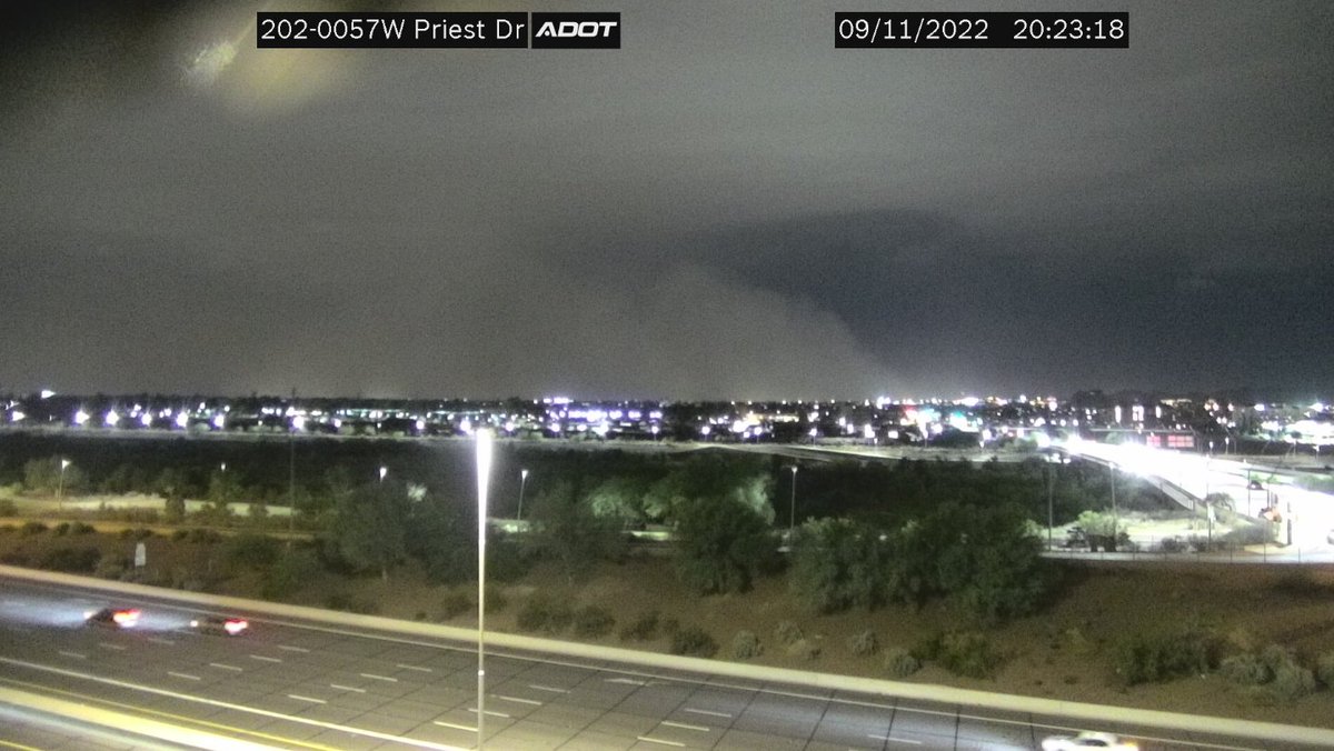 abc15's tweet photo. A wall of dust can be seen moving into the Valley. A Severe Thunderstorm Warning and Dust Storm Warning has been issued for parts of the Valley. #azwx #abc15 https://t.co/cp8YHgAgDi