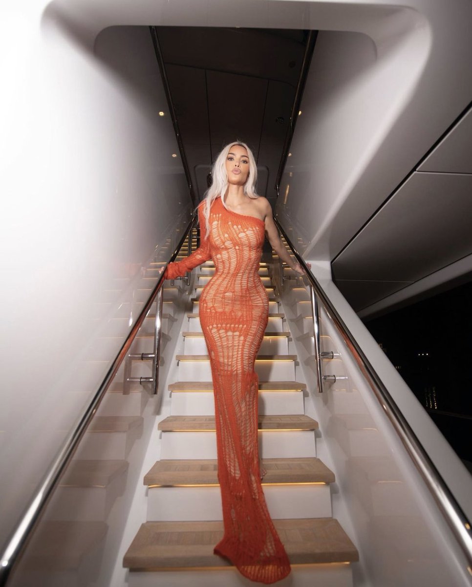 Kim Kardashian tweet media