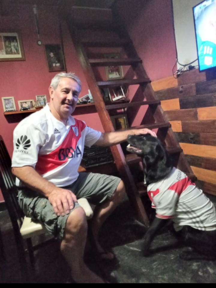OmardelaFuent13's tweet photo. #TeAmoRiver sos mi vida 💖⚽ te amo hoy y siempre,para el resto de lo que me quede y más también... Con vos muñe cruzó descalzo el Sahara!! Vamos con ese ánimo somos River Plate carajooooo 💪 y si alguien me mira como el,es ahí 💕💖👇👇👇👇👇👇👇👇💕 https://t.co/JltlIW536e