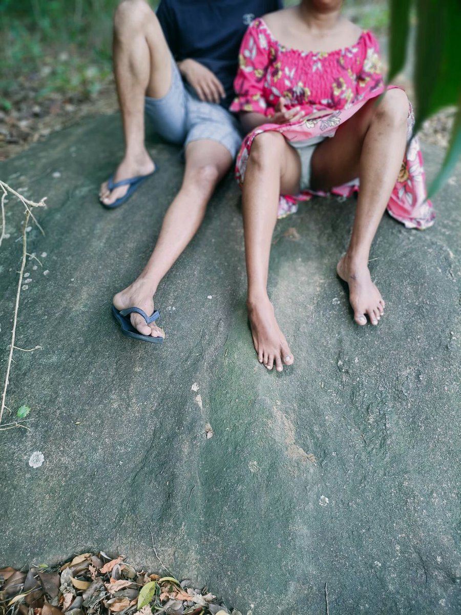 WifeLk's tweet photo. ලංකාවේ cuckold කපල් එකක් කැලේ ගත්ත ආතල් එක.. 

මෙකෙ විඩියෝ ඔනේ නම් මෙකට වල් කොමෙම්ට් එකක් දලා ලයික් කරලා අපිව ෆලෝ කරලා retweet කරන්න.. මේ ඔක්කොම කරන අයට inbox එවනවා විඩියෝ ටික https://t.co/jFu2pOODgf