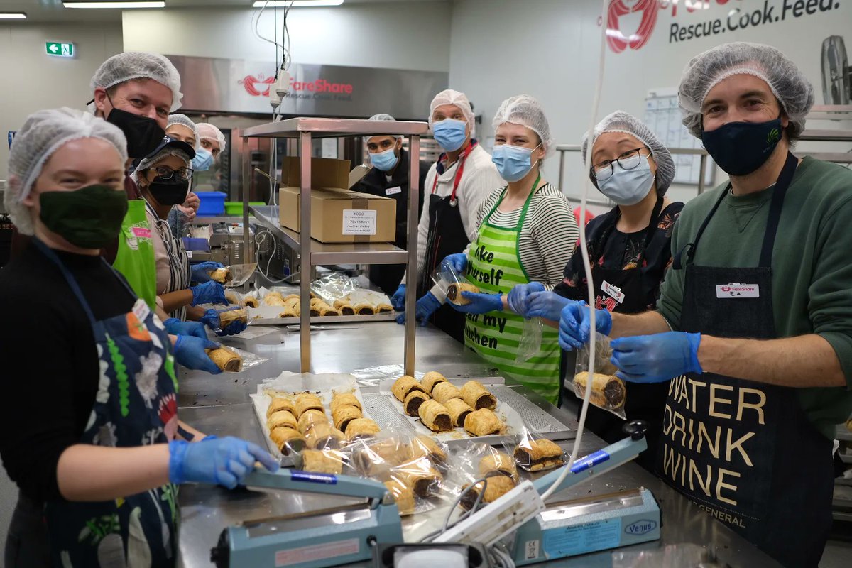 bruce_hardy's tweet photo. It was wonderful volunteering with @Fareshare_aus as part of @AGLEnergy’s employee #volunteering program. Knowing our efforts were helping cut down food waste while contributing towards up to 50,000 meals a week being distributed to people in need was very rewarding. https://t.co/GQpKgCf4SI