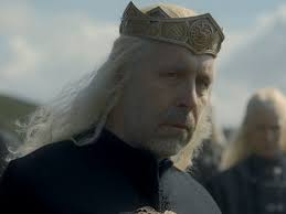 #HouseOfTheDragonEp4 Was hot diggity dawg, Viserys can't handle the family no more. #ViserysTargaryen