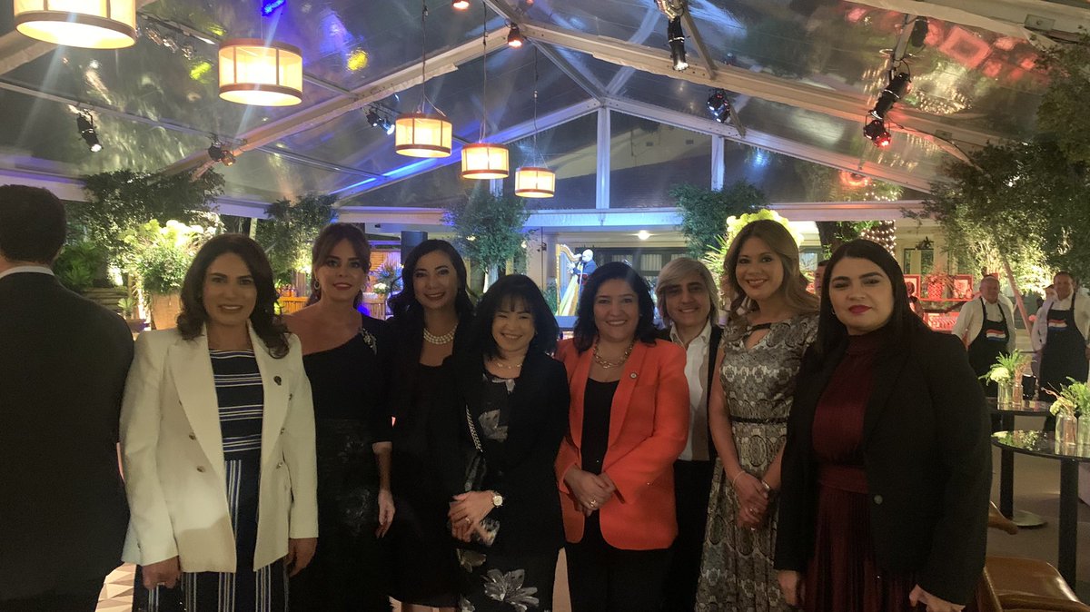 lindataiyenlulo's tweet photo. Codeleste estuvo presente en la recepción que ofreció el Presidente Mario Abdo Benitez, en honor a los participantes del Foro de Inversiones “Invest in Paraguay” en la Residencia Presidencial Mburuvicha Róga. https://t.co/aLx9jjnrOh