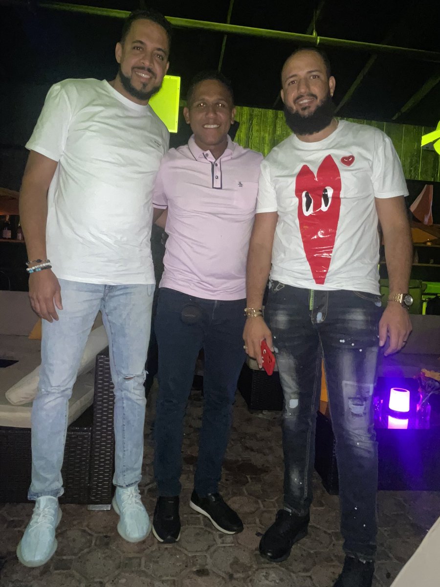FaustoCP's tweet photo. Compartiendo Con Dos Hermanos 📸
Que La Vida Me Regalo 🎁 

@Ruben_AFF @geraldcastillo1 
Míos Desde Los #ViernesDeVasoFoam 😂 https://t.co/nA5H8L60Su
